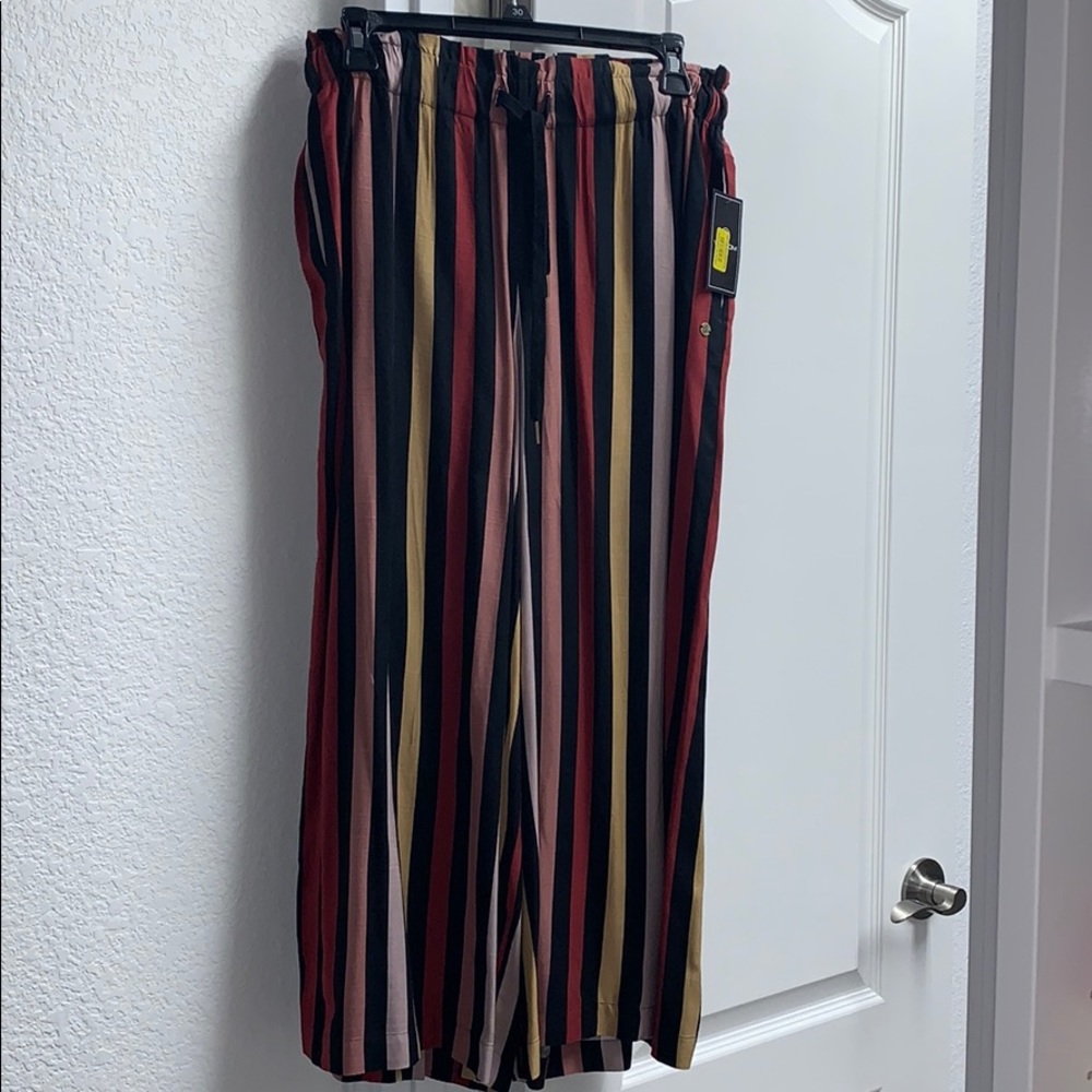 Striped Tie-Waist Cropped Pants